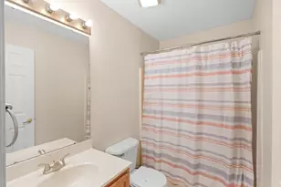 3033 Benchmark Dr, Columbus, OH 43219 - Photo 12