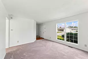 3033 Benchmark Dr, Columbus, OH 43219 - Photo 4