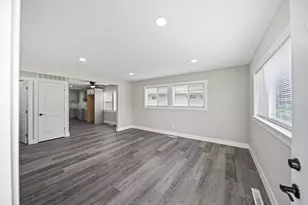 2385 Hanna Dr, Columbus, OH 43211 - Photo 8