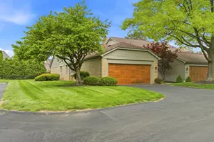 6467 Strathaven Ct W, Columbus, OH 43085 - Photo 2
