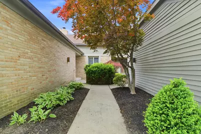 6467 Strathaven Court W #A, Columbus, OH 43085 - Photo 4