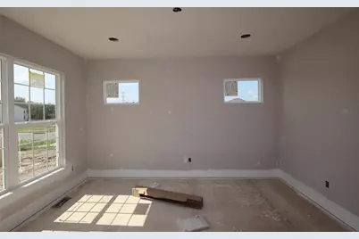 545 Fadley Loop E, Delaware, OH 43015 - Photo 2