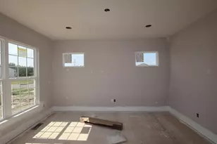 545 Fadley Loop E, Delaware, OH 43015 - Photo 2