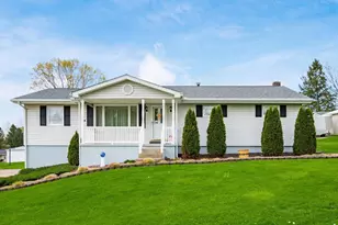 118 S Willow Dr, Zanesville, OH 43701 - Photo 1