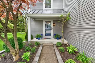 4895 Derry Ct, Columbus, OH 43221 - Photo 4