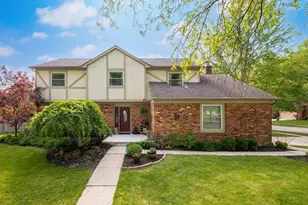 7971 Stonehurst Dr, Dublin, OH 43016 - Photo 2