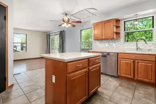 4432 Village Park Dr, Columbus, OH 43228 - Photo 10