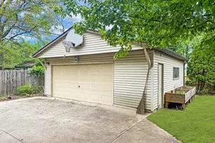 351 Deerfield Rd, Columbus, OH 43228 - Photo 4