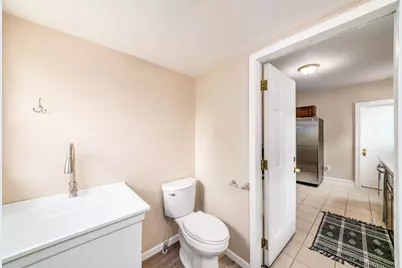 211 E Jenkins Avenue, Columbus, OH 43207 - Photo 22