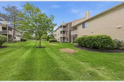 6729 Meadow Creek Drive Drive #102, Columbus, OH 43235 - Photo 14