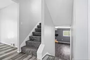 2896 Chimney Point Dr, Columbus, OH 43231 - Photo 12