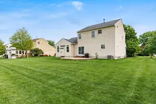 6176 Pollard Pl Dr, Hilliard, OH 43026 - Photo 2