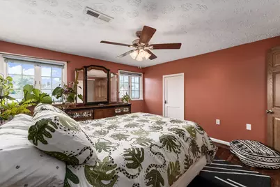 300 Oak Street, Baltimore, OH 43105 - Photo 36