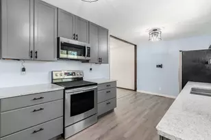 3851 Wade Rd, Columbus, OH 43232 - Photo 8