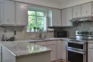 914 Loch Ness Ave, Columbus, OH 43085 - Photo 12