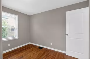 2458 Renwood Pl, Columbus, OH 43211 - Photo 8