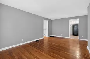 2458 Renwood Pl, Columbus, OH 43211 - Photo 12