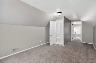 2468 McGuffey Rd, Columbus, OH 43211 - Photo 24