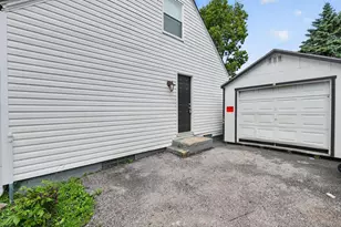 2468 McGuffey Rd, Columbus, OH 43211 - Photo 2