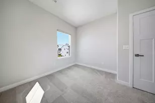 216 Via Veneto, Delaware, OH 43015 - Photo 32
