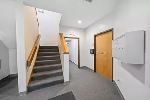 3250 W Henderson Rd, Columbus, OH 43220 - Photo 6