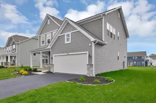 1688 Longhill Dr, Delaware, OH 43015 - Photo 2