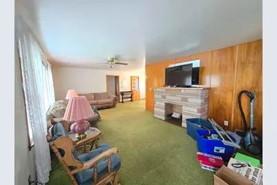 2426 E Mansfield Street, Bucyrus, OH 44820 - Photo 8
