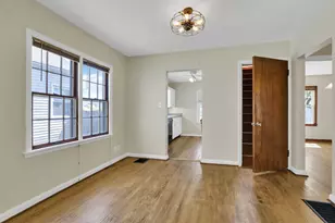 910 Wiltshire Rd, Columbus, OH 43204 - Photo 16