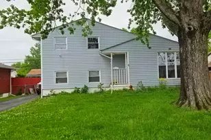 733 Glenmoor Dr, Columbus, OH 43228 - Photo 1