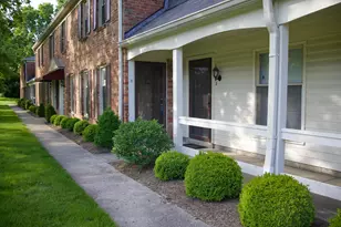 1008 Manor Ln, Columbus, OH 43221 - Photo 2