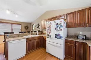 1691 Dyer Rd, Grove City, OH 43123 - Photo 30