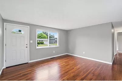 2264 Majestic Drive W, Columbus, OH 43232 - Photo 2