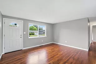 2264 Majestic Dr W, Columbus, OH 43232 - Photo 2