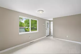 2264 Majestic Dr W, Columbus, OH 43232 - Photo 10