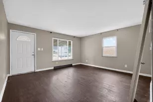806 S Hampton Rd, Columbus, OH 43227 - Photo 4