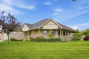 1780 Tuscarora Dr, Grove City, OH 43123 - Photo 2
