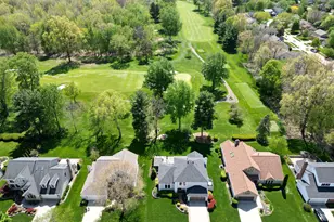 2097 Thistlewood Dr, Columbus, OH 43235 - Photo 2