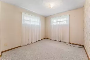 1493 Striebel Rd, Columbus, OH 43227 - Photo 4