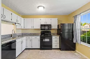 1148 Wexford Green Blvd, Columbus, OH 43228 - Photo 14