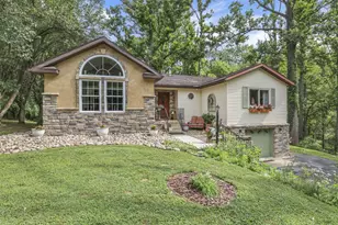 225 Sebaugh Dr, Zanesville, OH 43701 - Photo 1