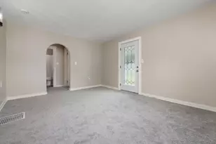 1140 Lindbergh Ave, Zanesville, OH 43701 - Photo 6