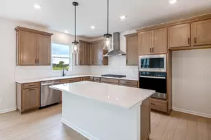 9420 Wagon Trl Ln, Plain City, OH 43064 - Photo 2