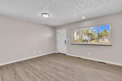 3134 Medina Avenue, Columbus, OH 43224 - Photo 6