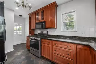 886 S Roosevelt Ave, Columbus, OH 43209 - Photo 16