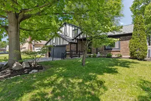 3614 Rochfort Bridge, Columbus, OH 43221 - Photo 2