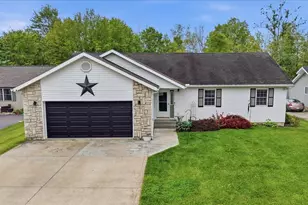 749 Country Club Dr, Howard, OH 43028 - Photo 2