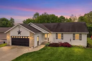 749 Country Club Dr, Howard, OH 43028 - Photo 1
