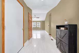749 Country Club Dr, Howard, OH 43028 - Photo 2