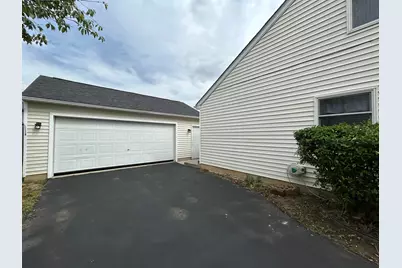4048 Grayson Drive, Obetz, OH 43207 - Photo 8