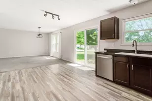 1240 Onaway Ct, Columbus, OH 43228 - Photo 4